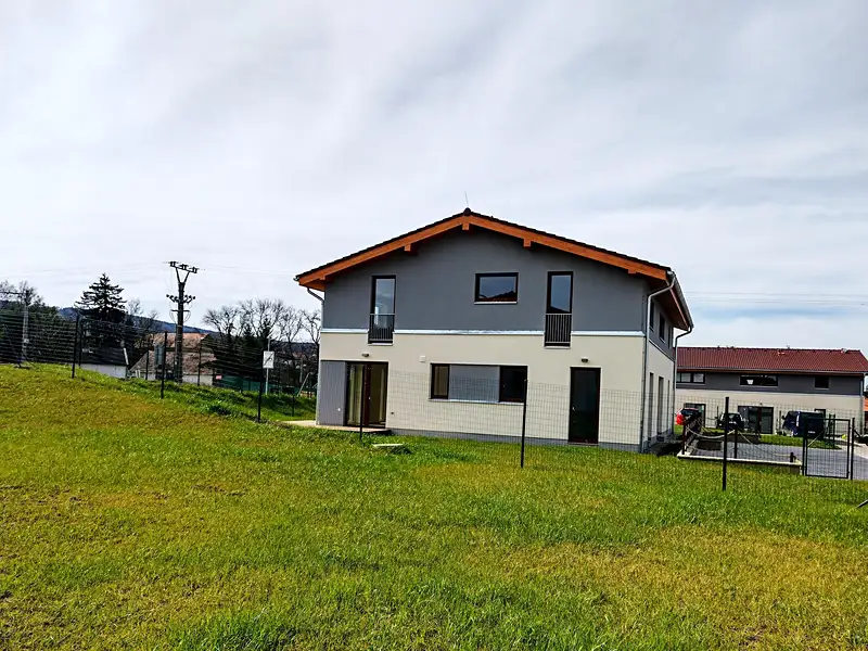 Prodej rodinného domu 79 m², pozemek 66 m², Svinaře – náhled fotky 3