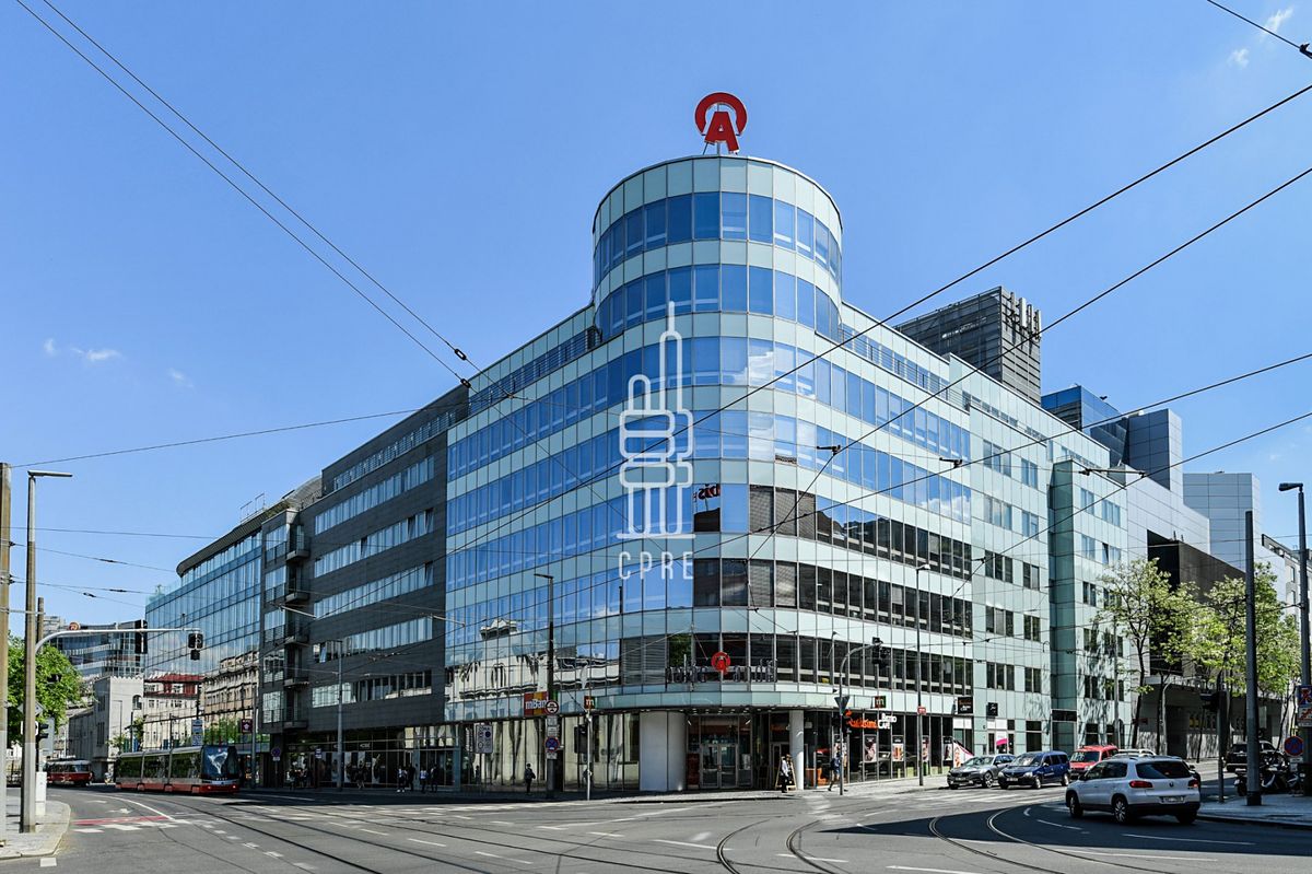 Pronájem kanceláře 375 m²