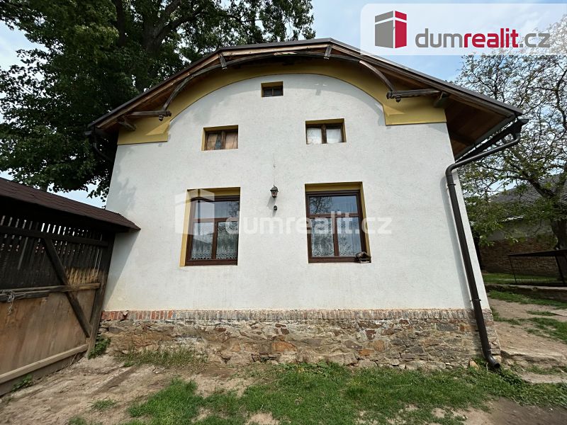 Prodej rodinného domu 240 m², pozemek 2614 m² – fotografie 2