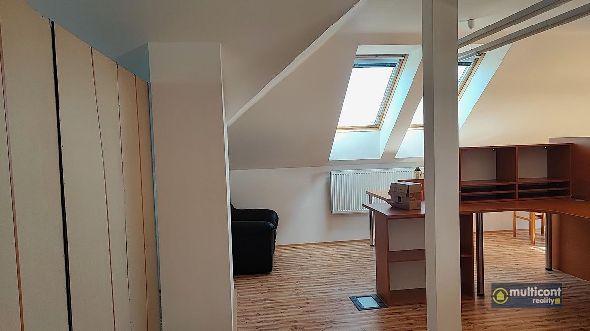 Pronájem kanceláře 118 m² – fotografie 5