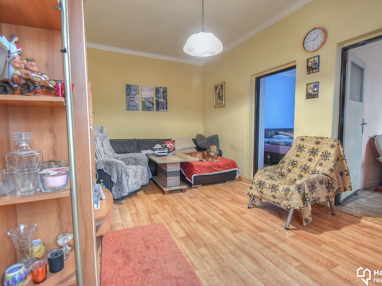 Комерційне приміщення на продаж, 1 100 м² (16 з 18)