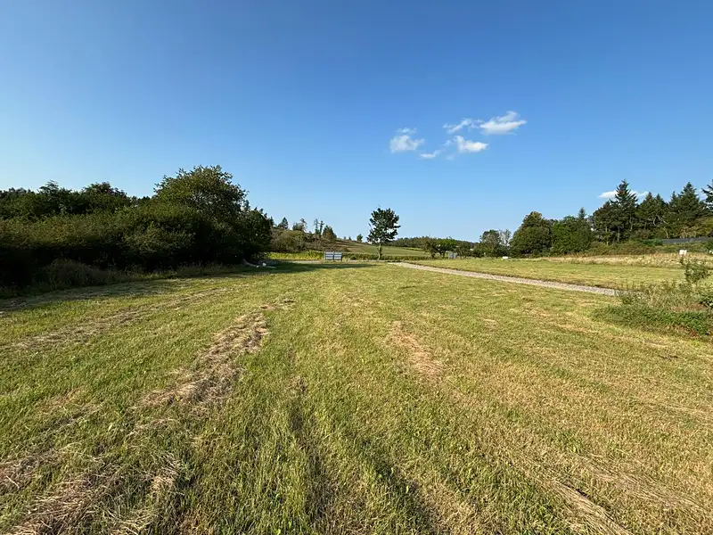 Prodej stavebního pozemku 1340 m², Milešov – náhled fotky 1