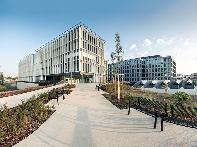 Gewerbefläche zur Miete, 1.700 m² (1 von 13)