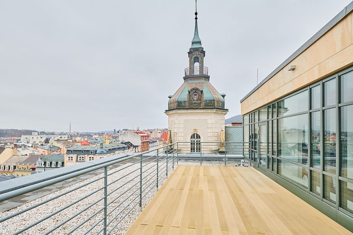 Pronájem kanceláře 500 m²