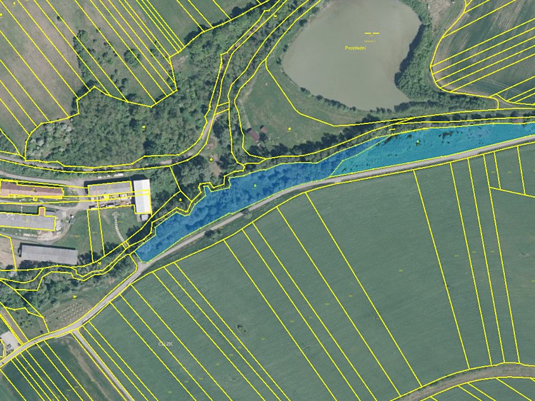 Prodej pozemku, 1 590 m² (2 z 3)