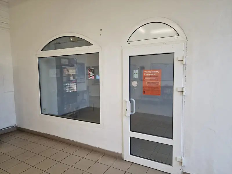 Pronájem obchodního prostoru 21 m², Pečky – náhled fotky 3
