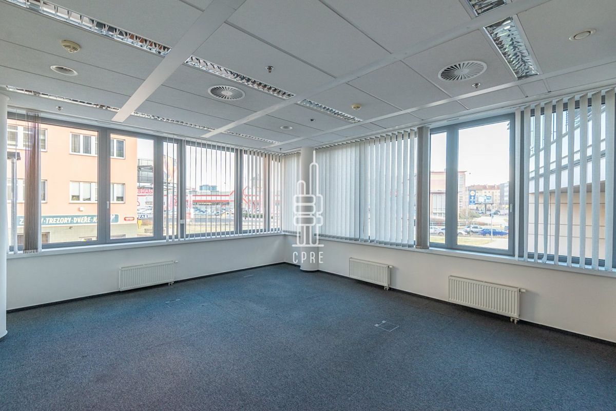 Pronájem kanceláře 568 m² – fotografie 4