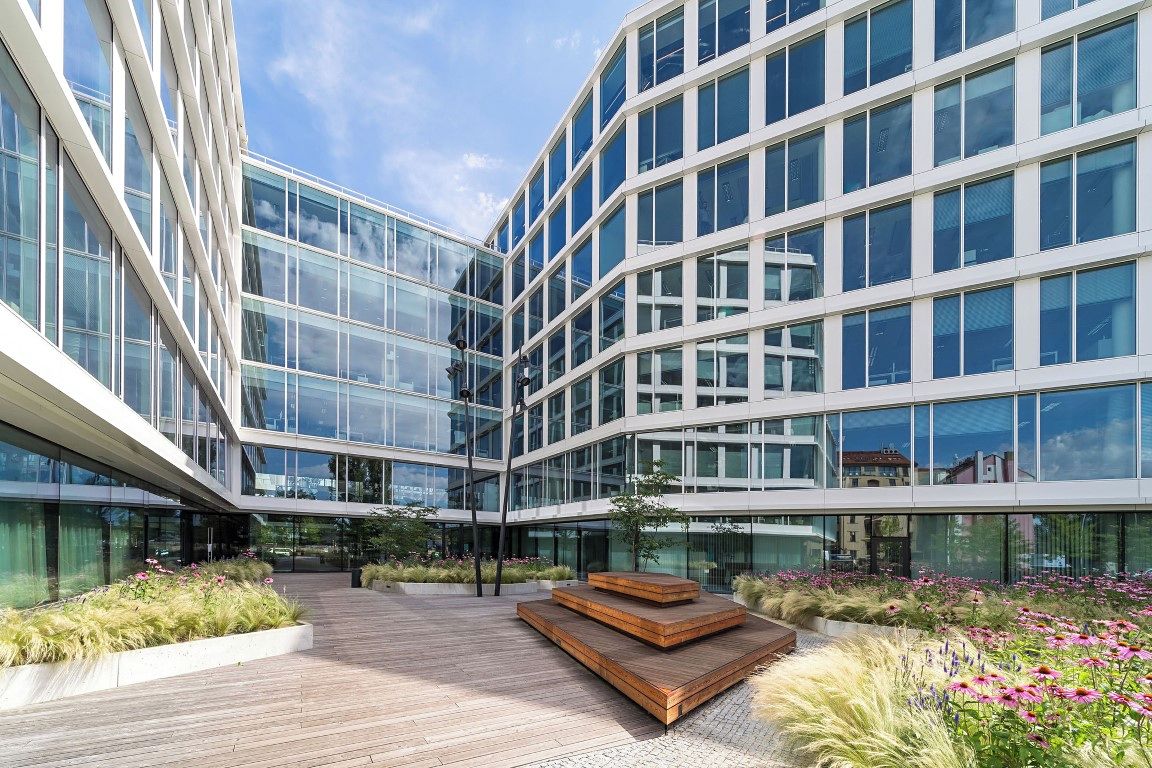 Pronájem kanceláře 648 m² – fotografie 4