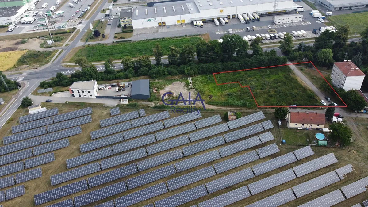 Prodej komerčního pozemku 3338 m²