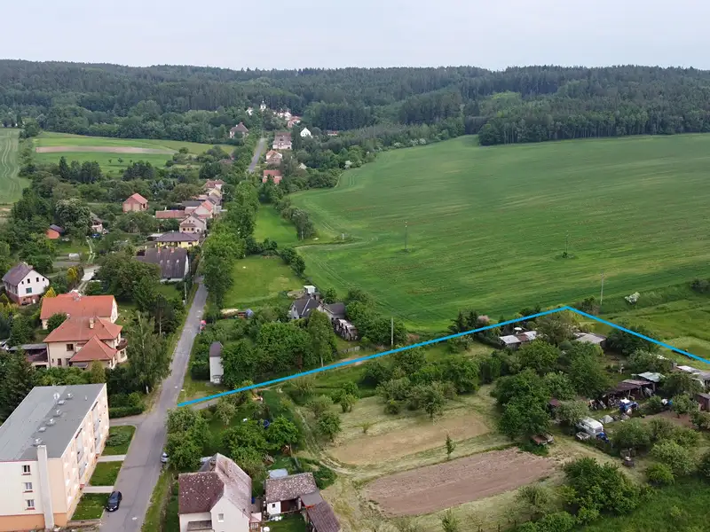 Prodej stavebního pozemku 552 m², Petrovice – náhled fotky 1