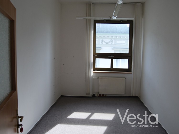 Pronájem komerčního prostoru, 800 m² (16 z 19)