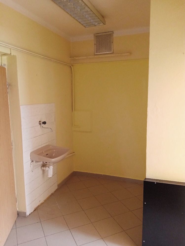 Pronájem kanceláře 45 m² – fotografie 3