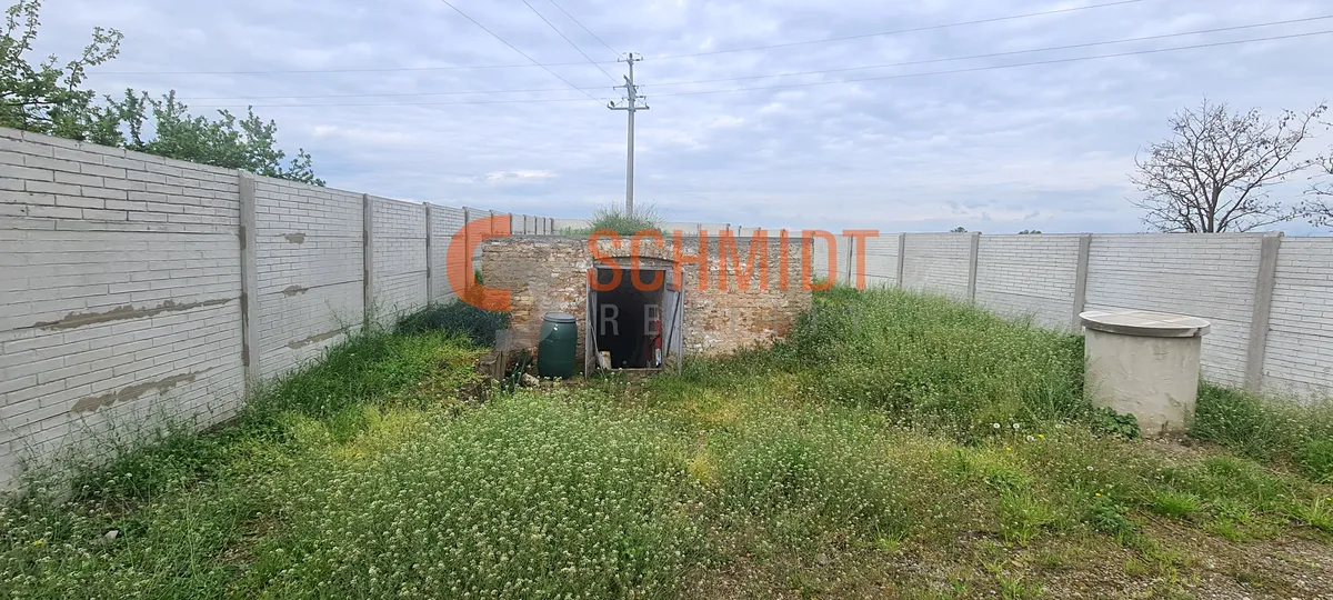Prodej vinného sklepa 277 m²