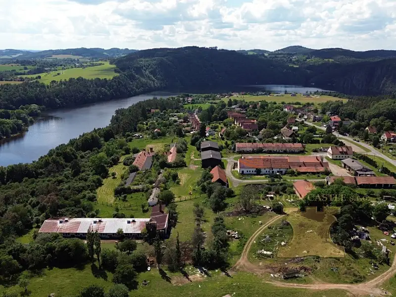 Prodej komerčního pozemku 40000 m², Dublovice – náhled fotky 2