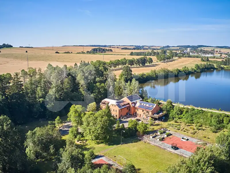 Prodej ubytovacího zařízení 1350 m², Želetava – náhled fotky 1