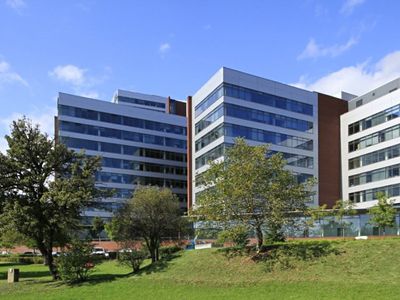 Pronájem kanceláře 365 m²