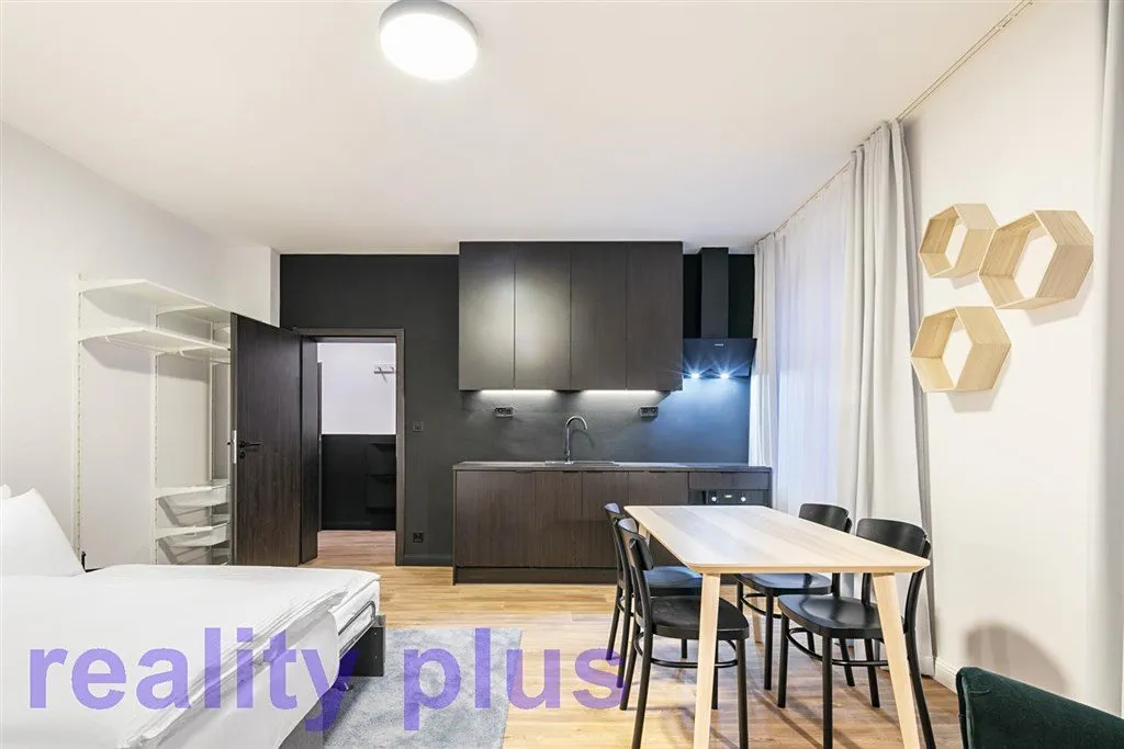 Pronájem bytu 1+kk 33 m²