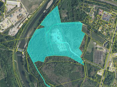 Prodej komerčního pozemku 130000 m²