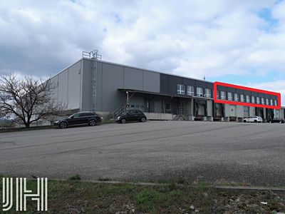 Pronájem kanceláře 375 m²