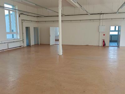 Pronájem výrobní haly, prostoru 372 m²