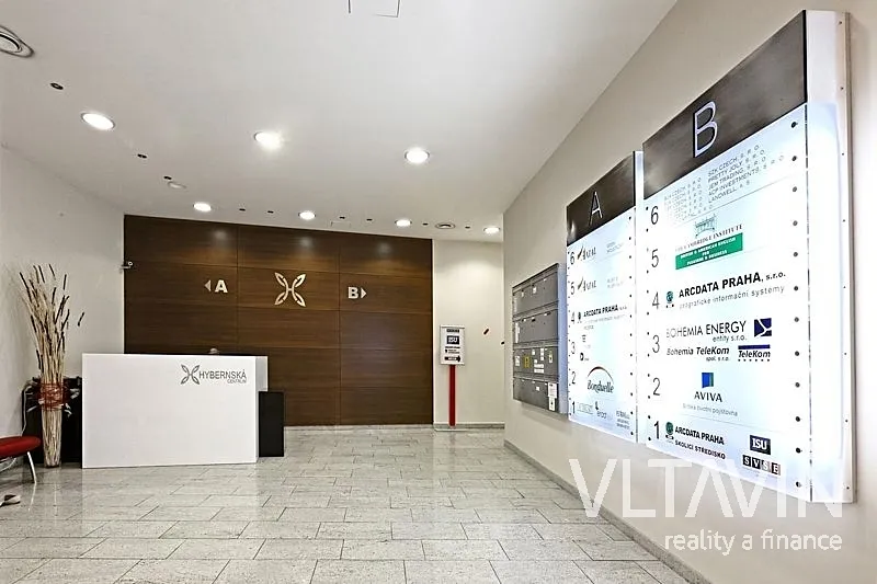 Pronájem kanceláře 225 m²