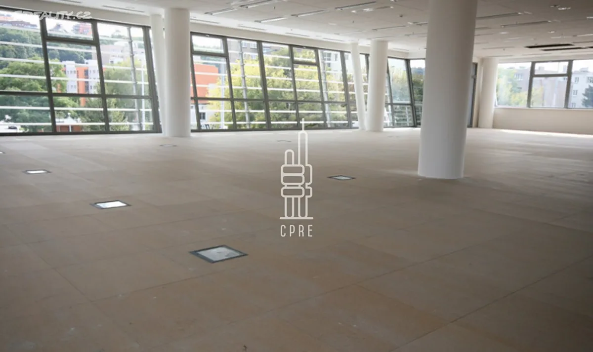 Pronájem kanceláře 956 m² – pohled 4
