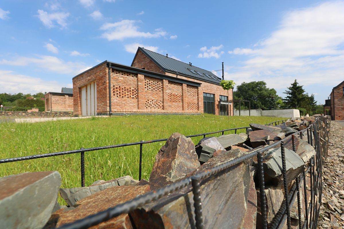 Pronájem vily 200 m², pozemek 800 m² – fotografie 2