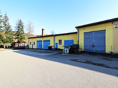 Prodej výrobní haly, prostoru 327 m²