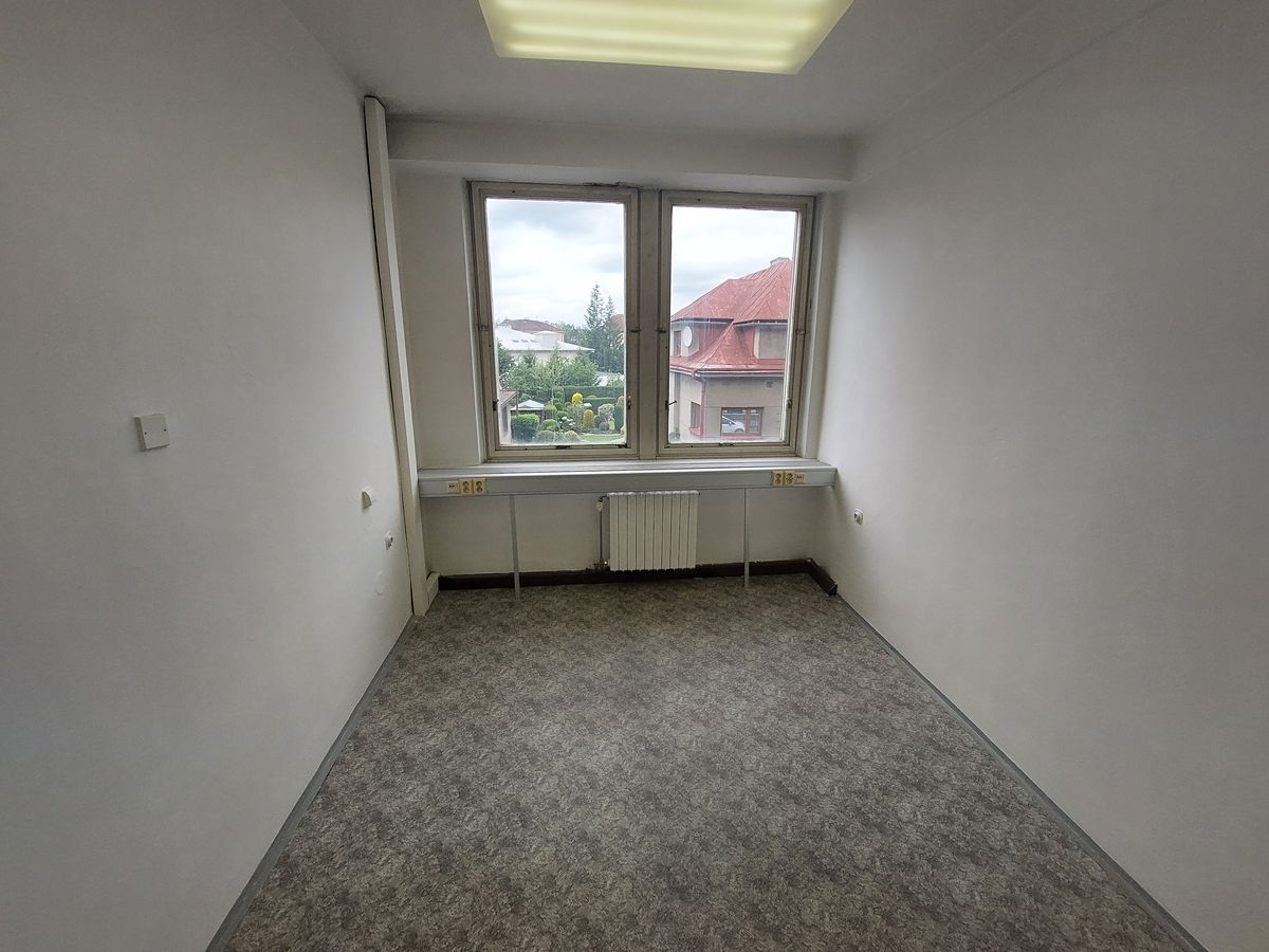 Pronájem kanceláře 18 m² – fotografie 3