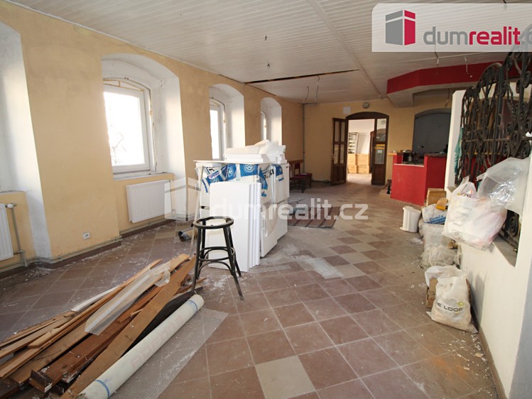 Prodej komerčního prostoru, 1 385 m² (6 z 34)