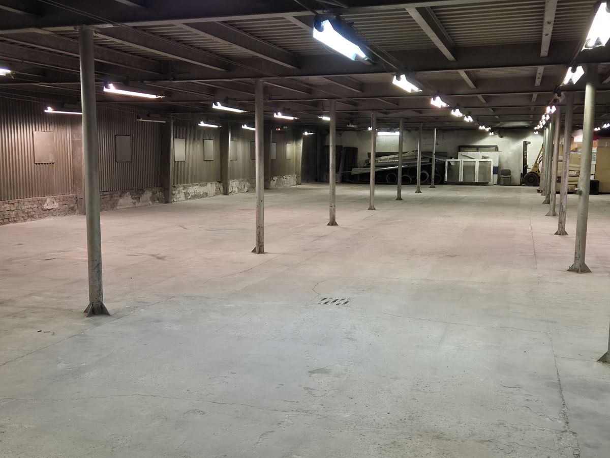 Pronájem skladového prostoru 770 m² – fotografie 2