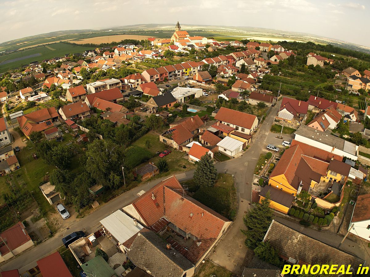 Prodej rodinného domu 192 m², pozemek 309 m² – fotografie 3