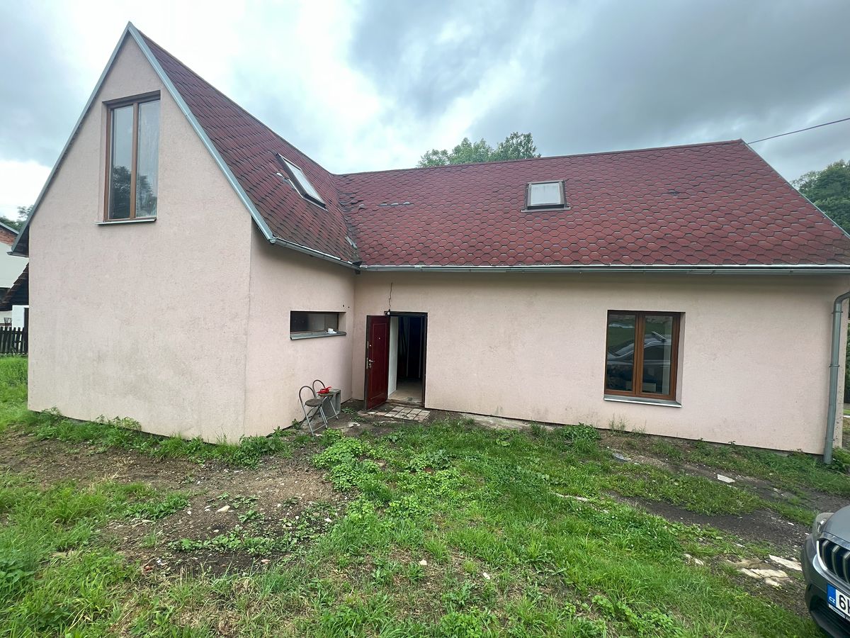 Prodej rodinného domu 120 m², pozemek 766 m² – fotografie 2