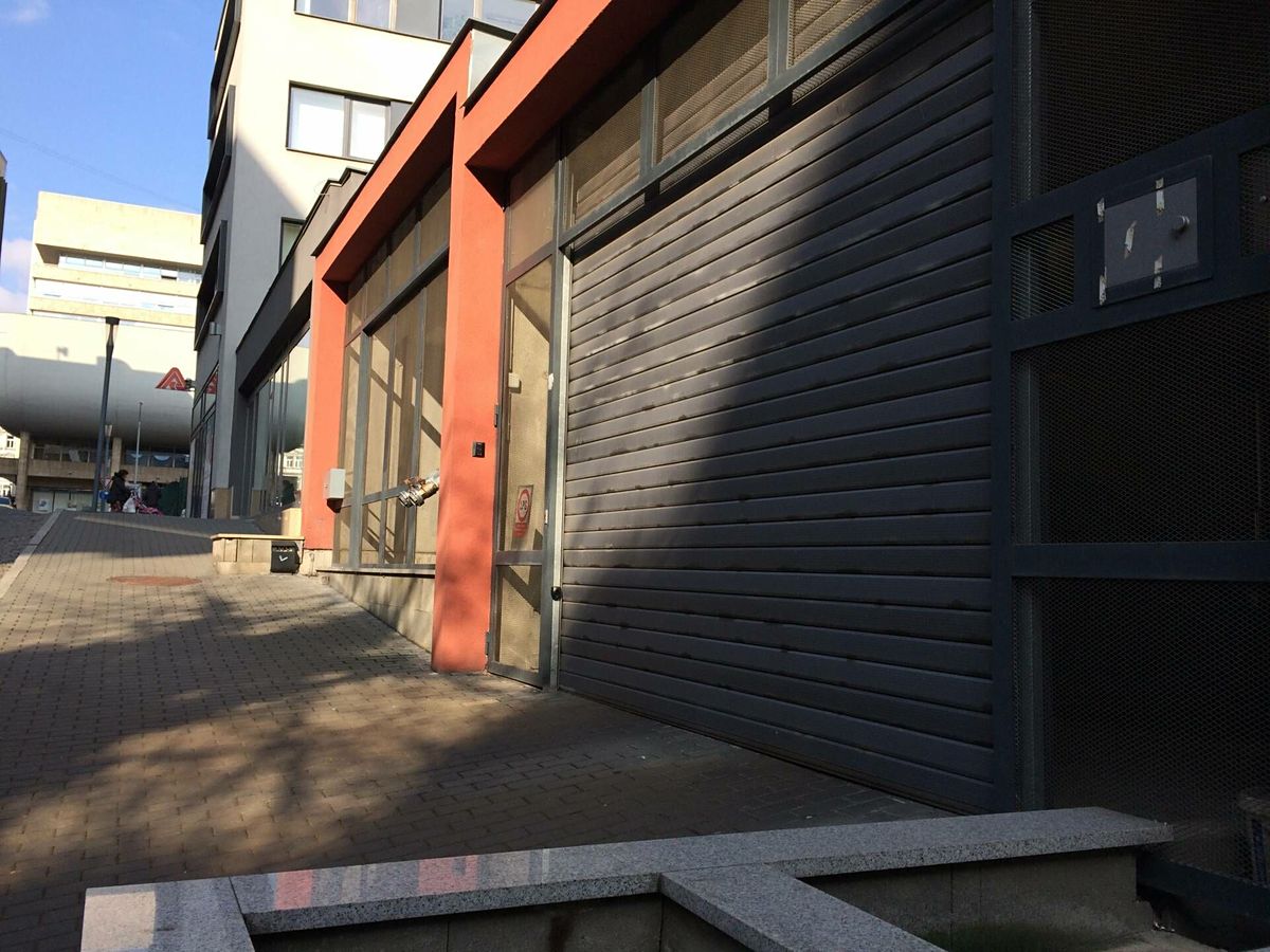 Pronájem garážového stání 400 m² – fotografie 2