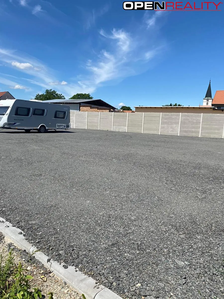 Pronájem komerčního pozemku 600 m²