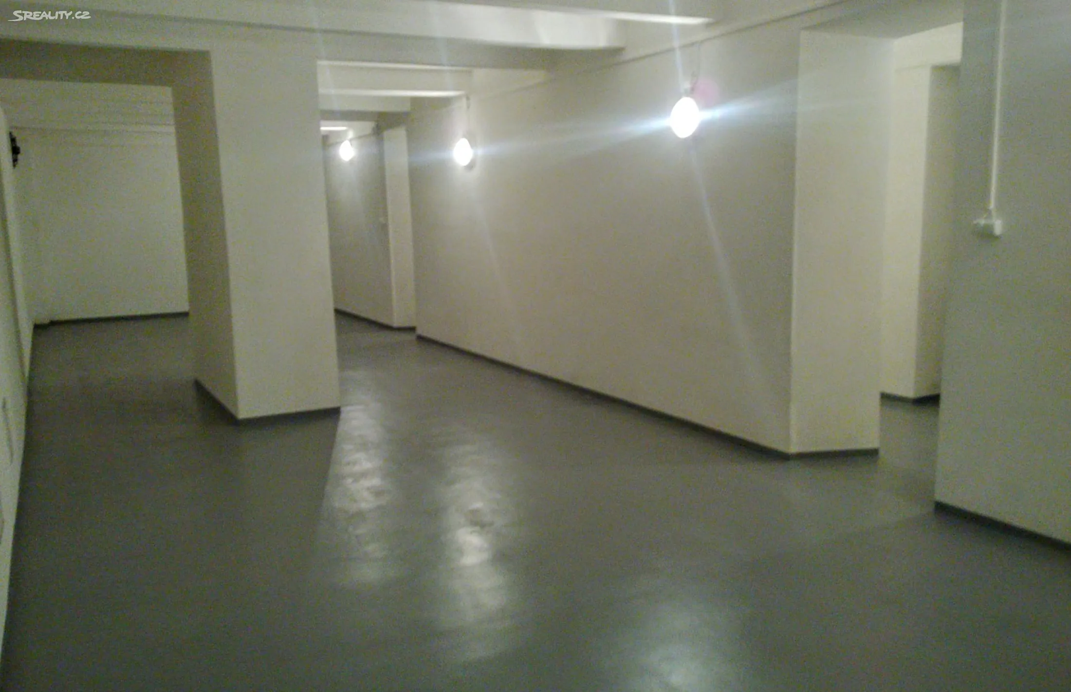 Prodej skladového prostoru 403 m²