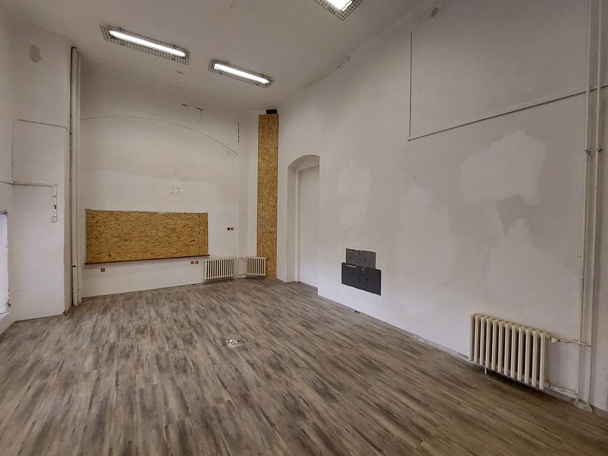 Pronájem obchodního prostoru 281 m² – fotografie 2