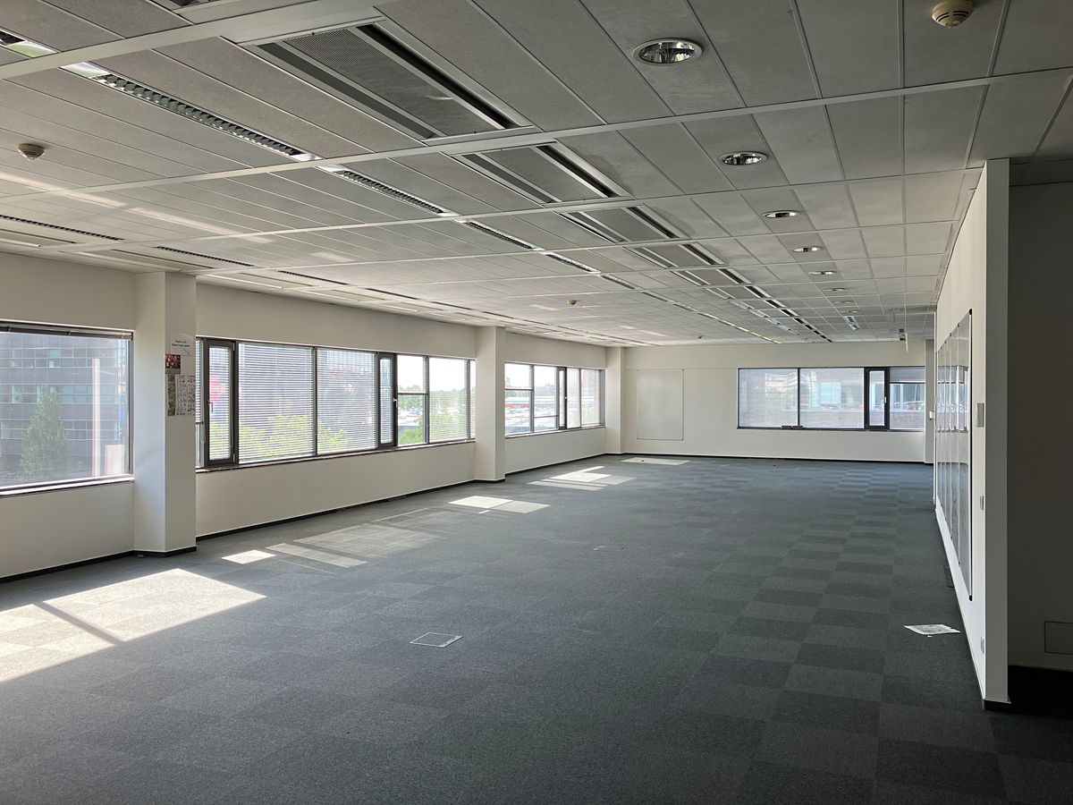 Pronájem kanceláře 421 m² – fotografie 4