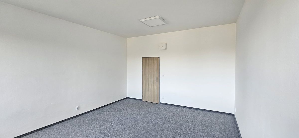Pronájem kanceláře 16 m², Bučovice – fotka 1 z 3