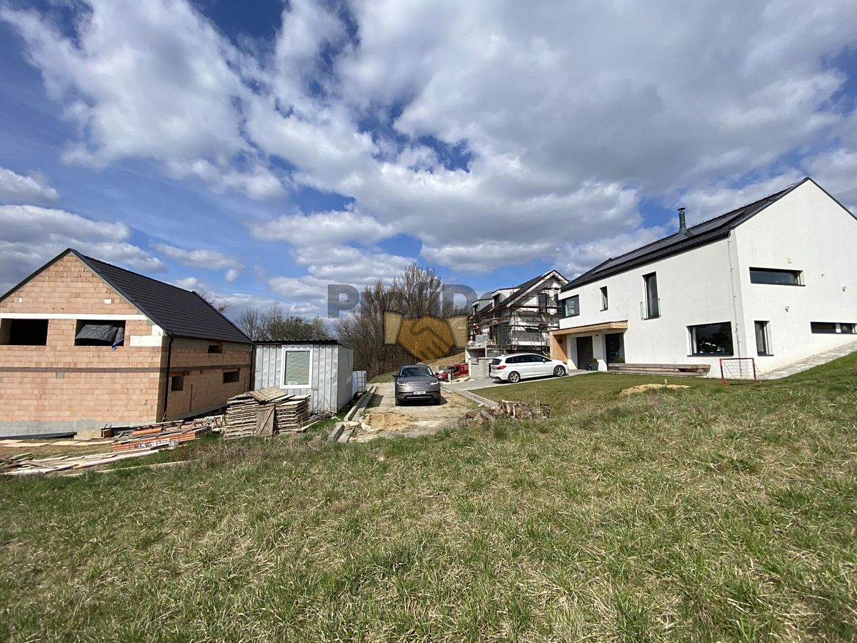 Prodej stavebního pozemku 916 m²