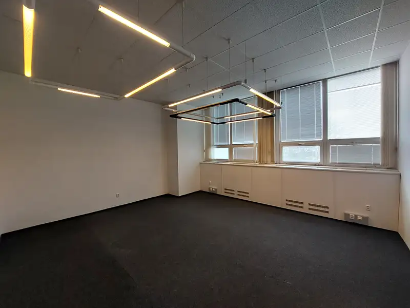 Pronájem kanceláře 84 m², Jičín – náhled fotky 1