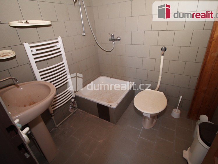 Prodej komerčního prostoru, 1 385 m² (30 z 34)