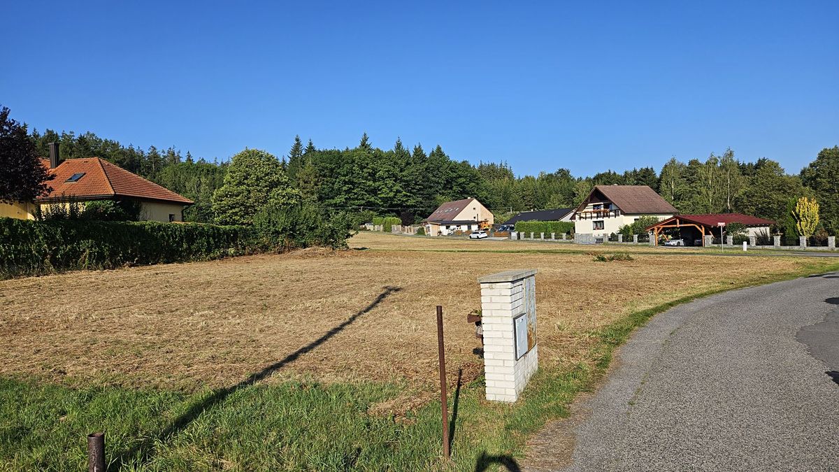 Prodej stavebního pozemku 1700 m² – fotografie 4