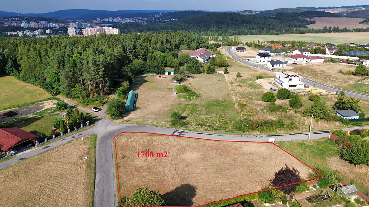 Prodej stavebního pozemku 1700 m² – fotografie 3