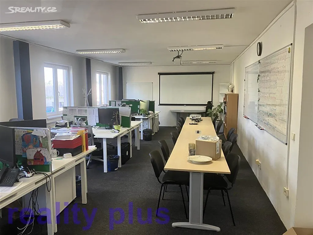 Pronájem kanceláře 551 m² – pohled 3