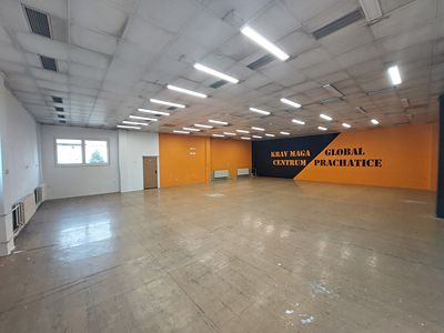 Pronájem skladového prostoru 193 m²
