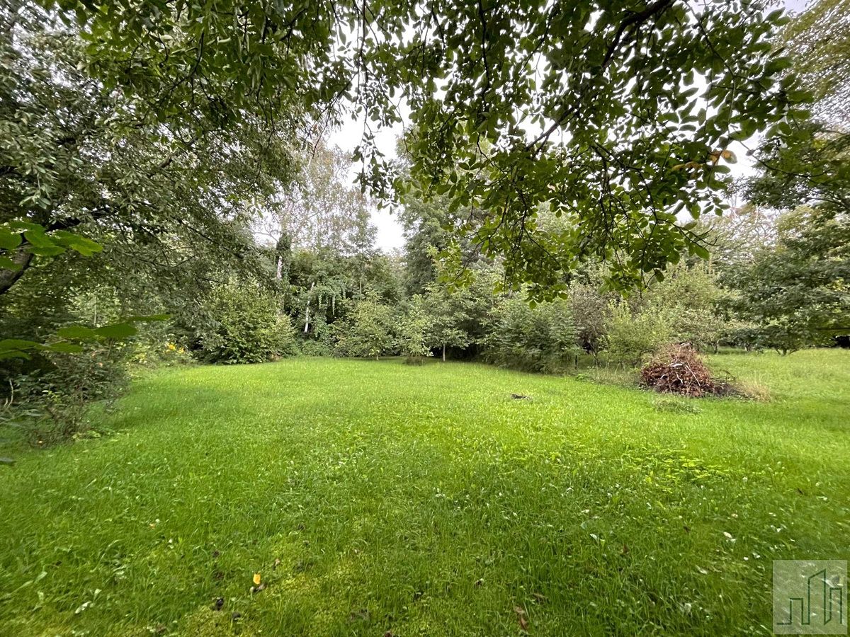 Prodej stavebního pozemku 2738 m² – fotografie 3