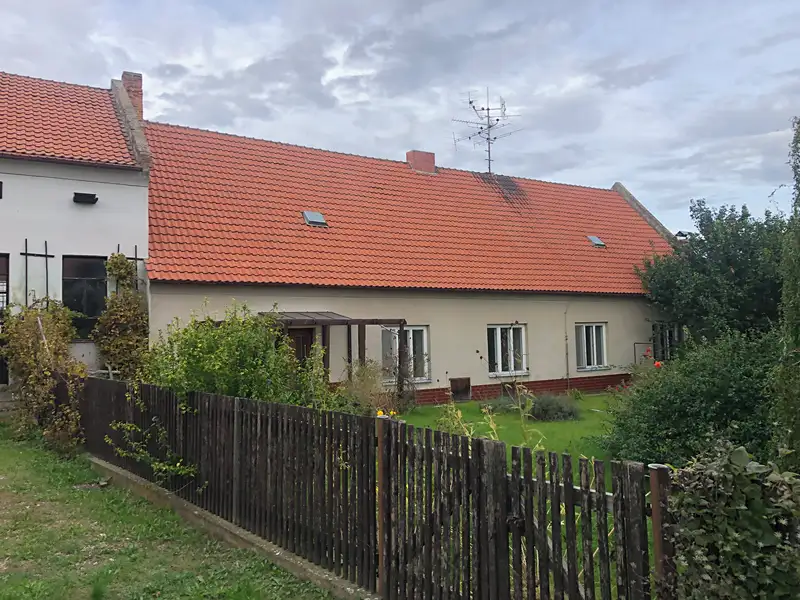 Prodej rodinného domu 1000 m², pozemek 1734 m², Tavíkovice – náhled fotky 1