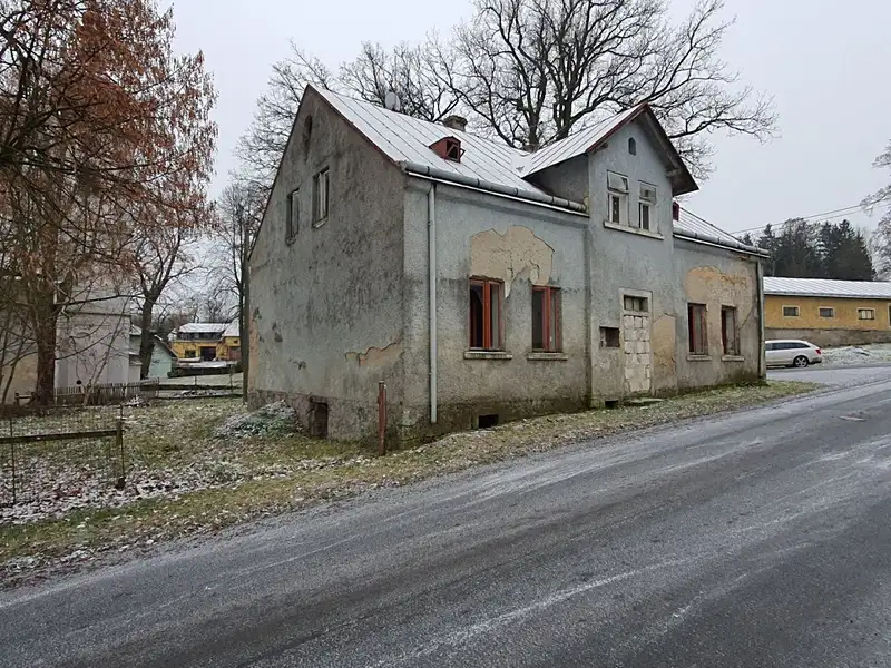 Prodej rodinného domu 186 m², pozemek 558 m², Lesná – náhled fotky 2