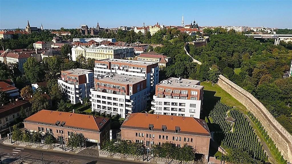 Pronájem garážového stání 15 m² – fotografie 3